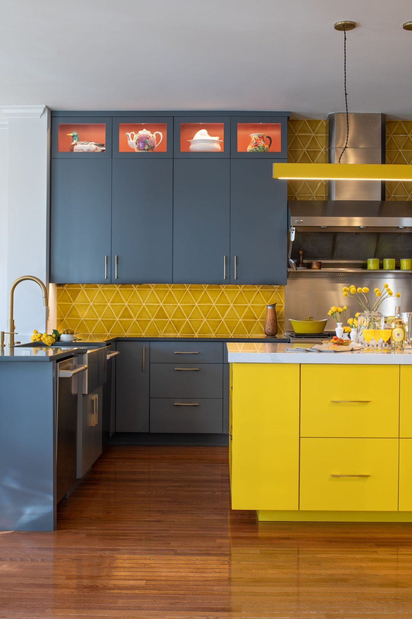 Best Color for Small Kitchen Cabinets: Transform Your Space - KitchenBucks