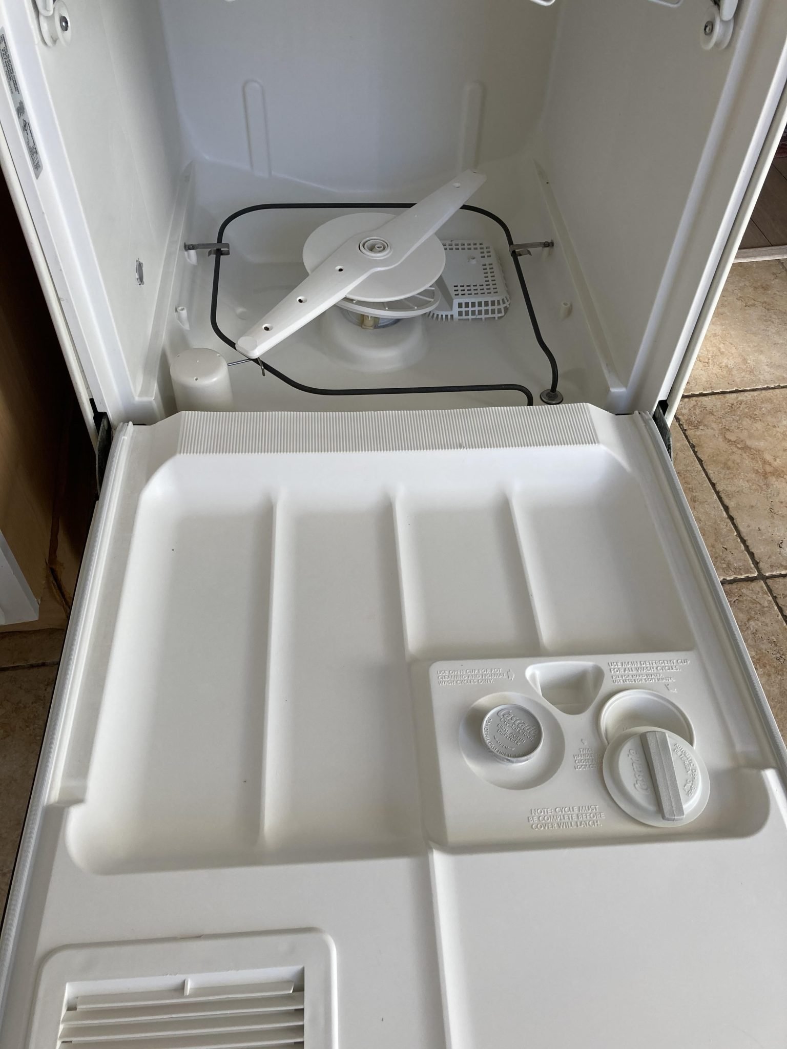 How to Clean G E Dishwasher Filter: Easy Steps Guide - KitchenBucks